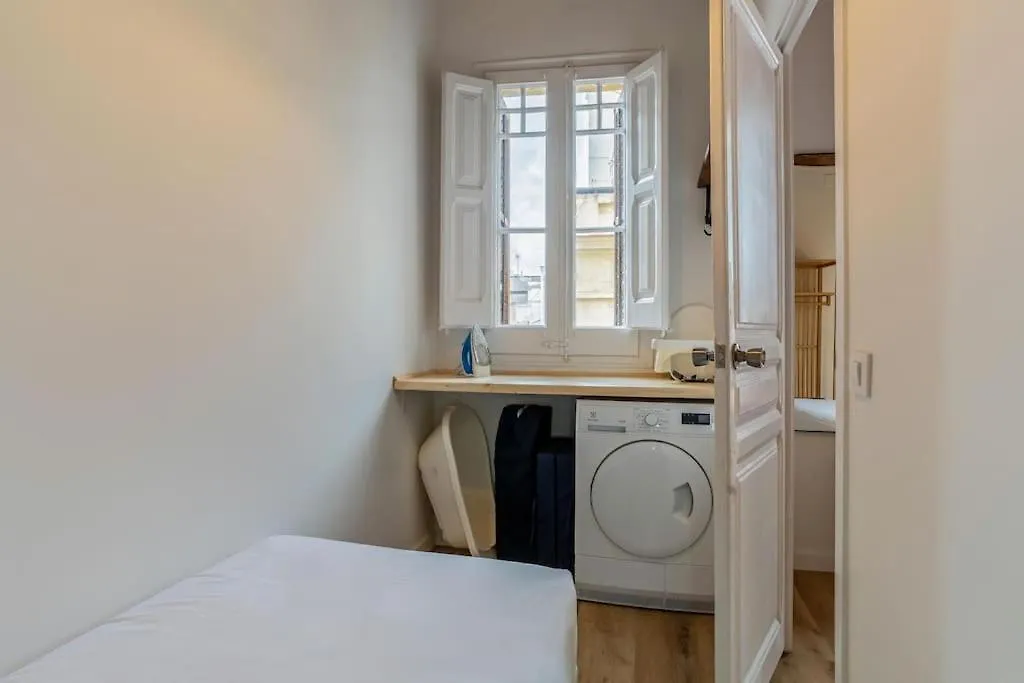 Canela Homes Barcelona Corsega Spain